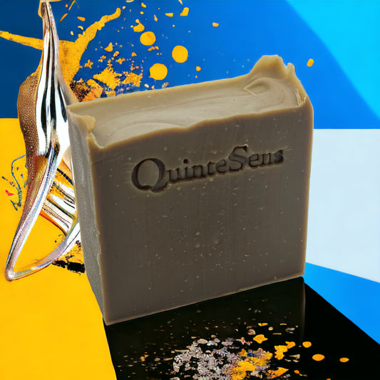 Vétiver : un savon qui évoque les sous-bois, l'encens, et un léger aspect cacahuète