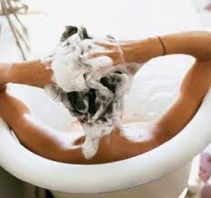 Le Sodium Laureth Sulfate (SLS) : ce composé chimique qui produit une mousse abondante - QuinteSens