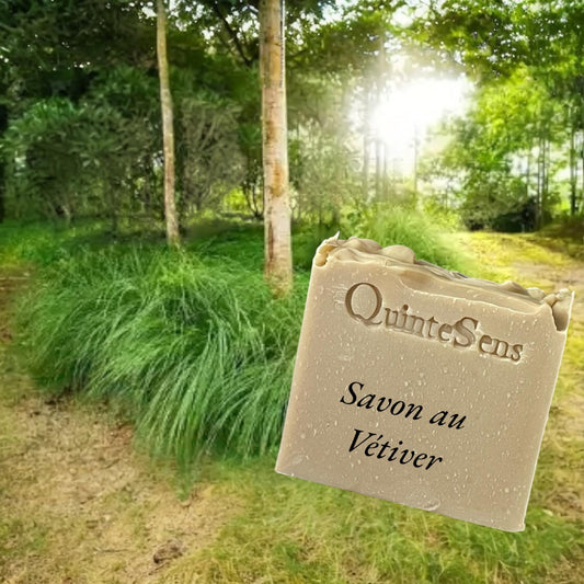 Vetiver: eine Seife, die an Unterholz, Weihrauch und eine leichte Erdnussnote erinnert