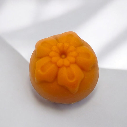 Entre Orange douce et Clémentine juteuse : Mignardise de Savon Éclat de Mimosa - QuinteSens