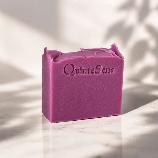 Prune des Fées : La Magie des Fruits et des Épices dans un Savon - QuinteSens