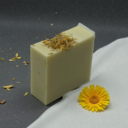 Savon au Calendula : L'Allié des Peaux des Petits et des Grands - QuinteSens