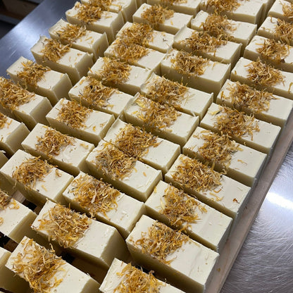 Savon au Calendula : L'Allié des Peaux des Petits et des Grands - QuinteSens
