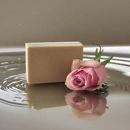 Savon Fleurs de Lotus : Une Évasion Sexy et Moderne en Bord de Mer - QuinteSens